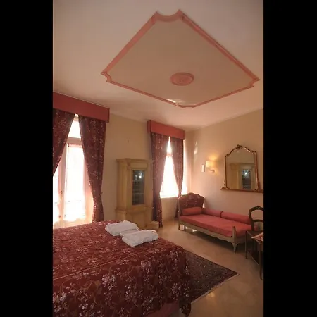 Oda ve Kahvaltı Relais Al Bel San Domenico 4*